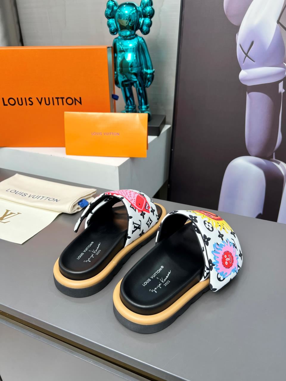 Louis Vuitton Slippers